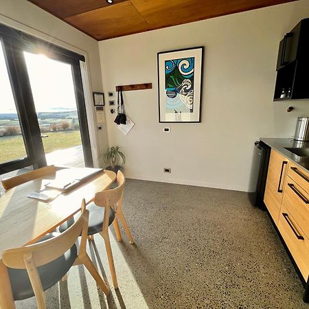 Fiordland Eco-Retreat -- Panoramic Views -- Hot Tub Villa Te Anau Buitenkant foto