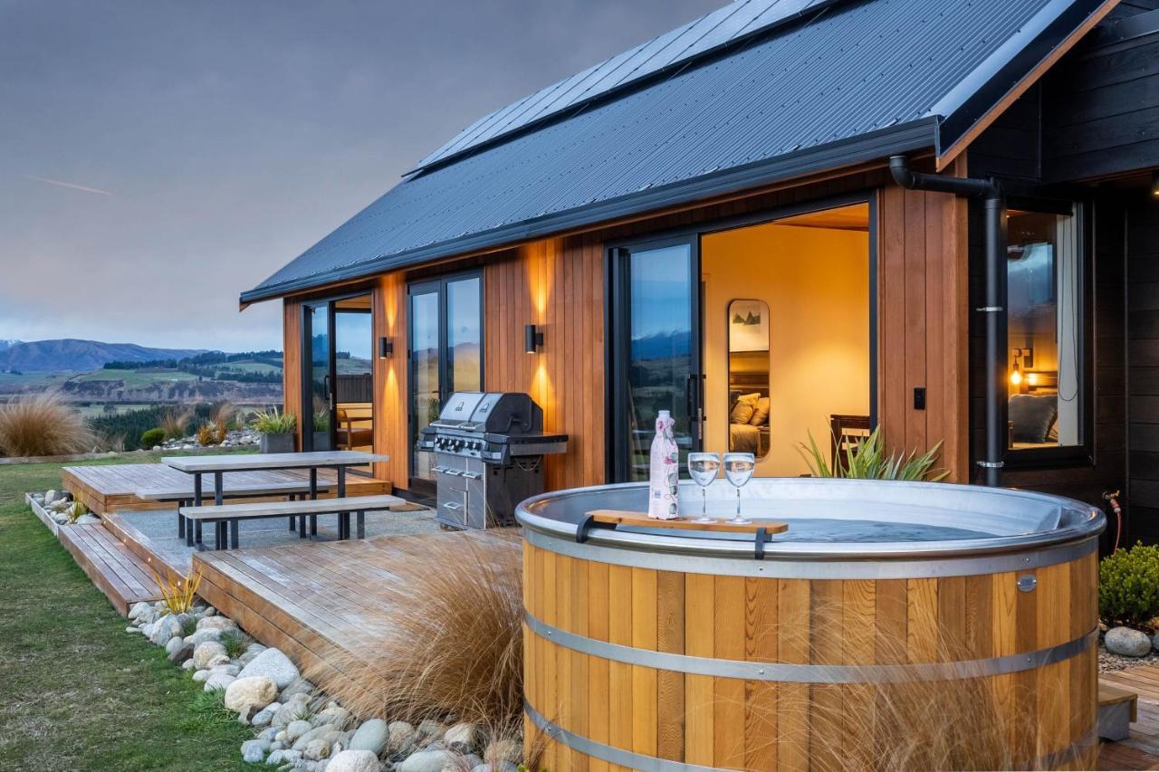 Fiordland Eco-Retreat -- Panoramic Views -- Hot Tub Villa Te Anau Buitenkant foto