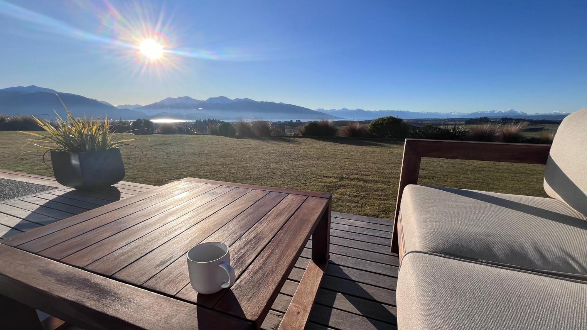 Fiordland Eco-Retreat -- Panoramic Views -- Hot Tub Villa Te Anau Buitenkant foto