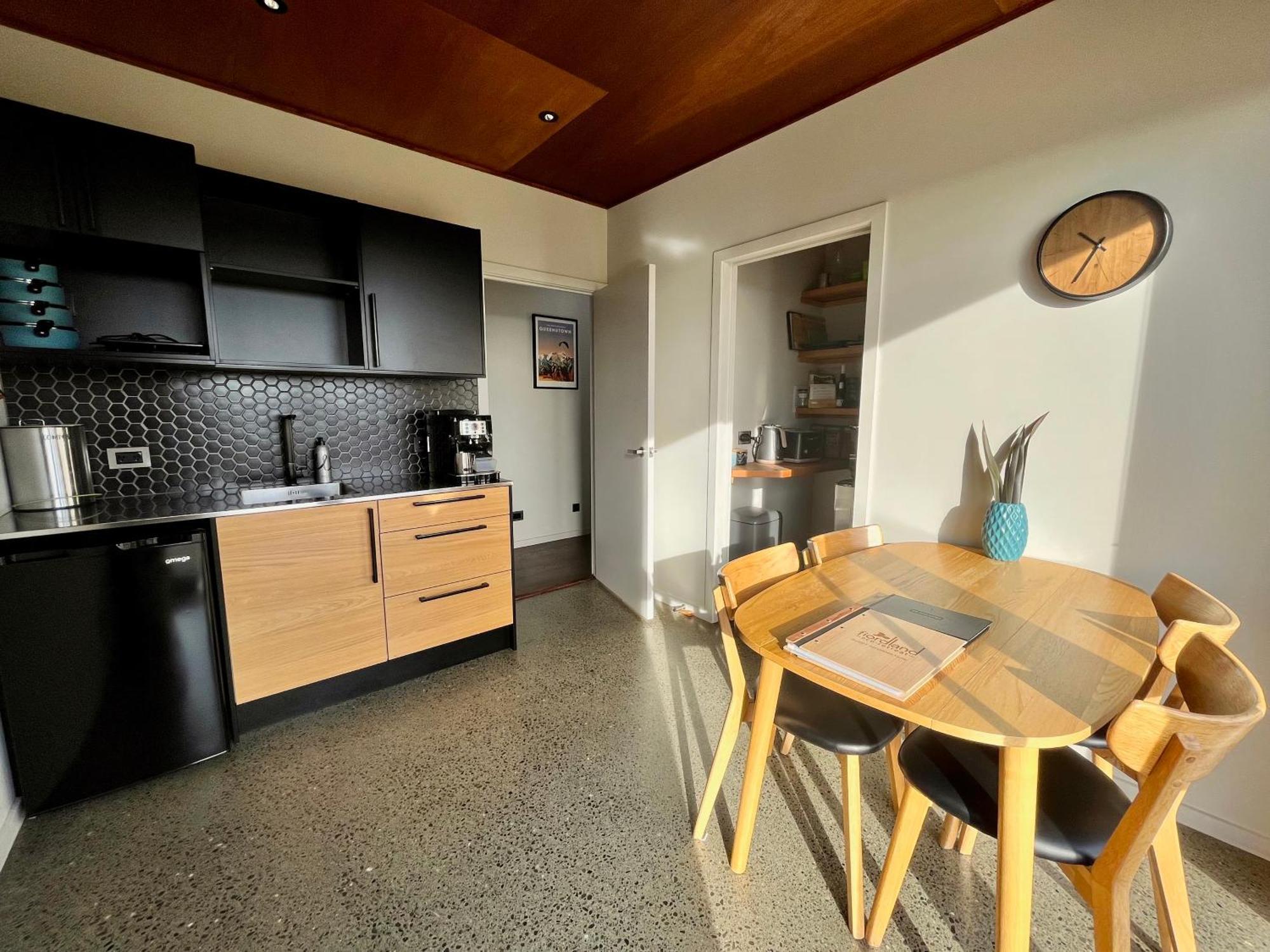 Fiordland Eco-Retreat -- Panoramic Views -- Hot Tub Villa Te Anau Buitenkant foto